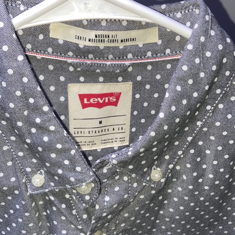 Levi’s Button Down - Picture 2 of 3